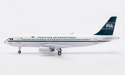 1:200 InFlight PIA PAKISTAN INTERNATIONAL AIRBUS A320 Airplane Diecast Model