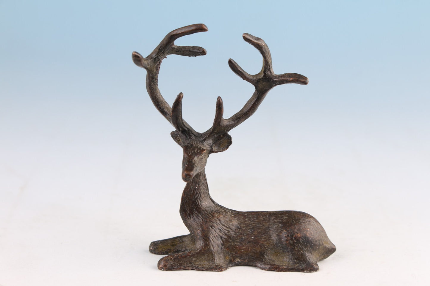 Rare Chinese bronze handmade deer statue collect tea pet hand piece table deco