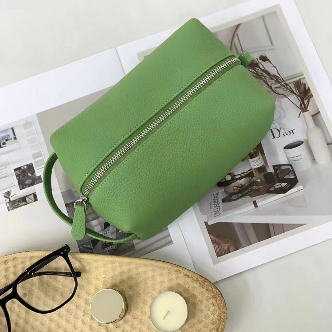 Customized Letters Wash Bag Large Genuine Leather Travel Cosmetic Bags 20*8*8 CM