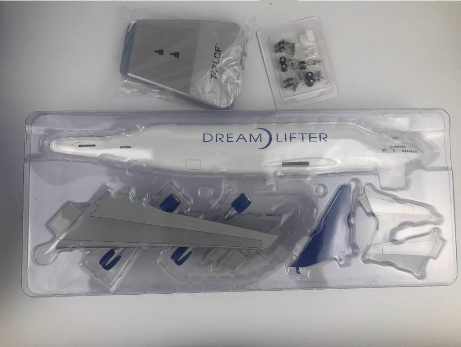 1:200 36CM Hogan DREAM LIFTER BOEING 747-400 LCF Airplane ABS Plastic Model