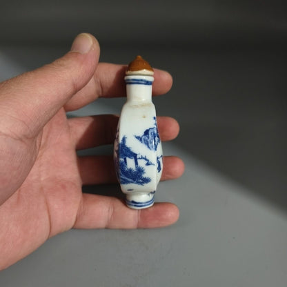 Collectable China Antique Snuff Bottle with Tangled Branches and Lotus Pattern