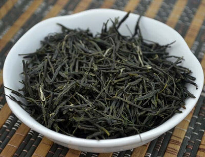 High quality Chinese Sichuan E mei Mountain Maofeng Green Tea Mingqian Green Tea-