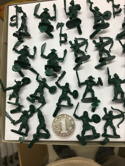 Orc Warriors Sets 2 1/72 Soldiers Figures model Kit CAESAR