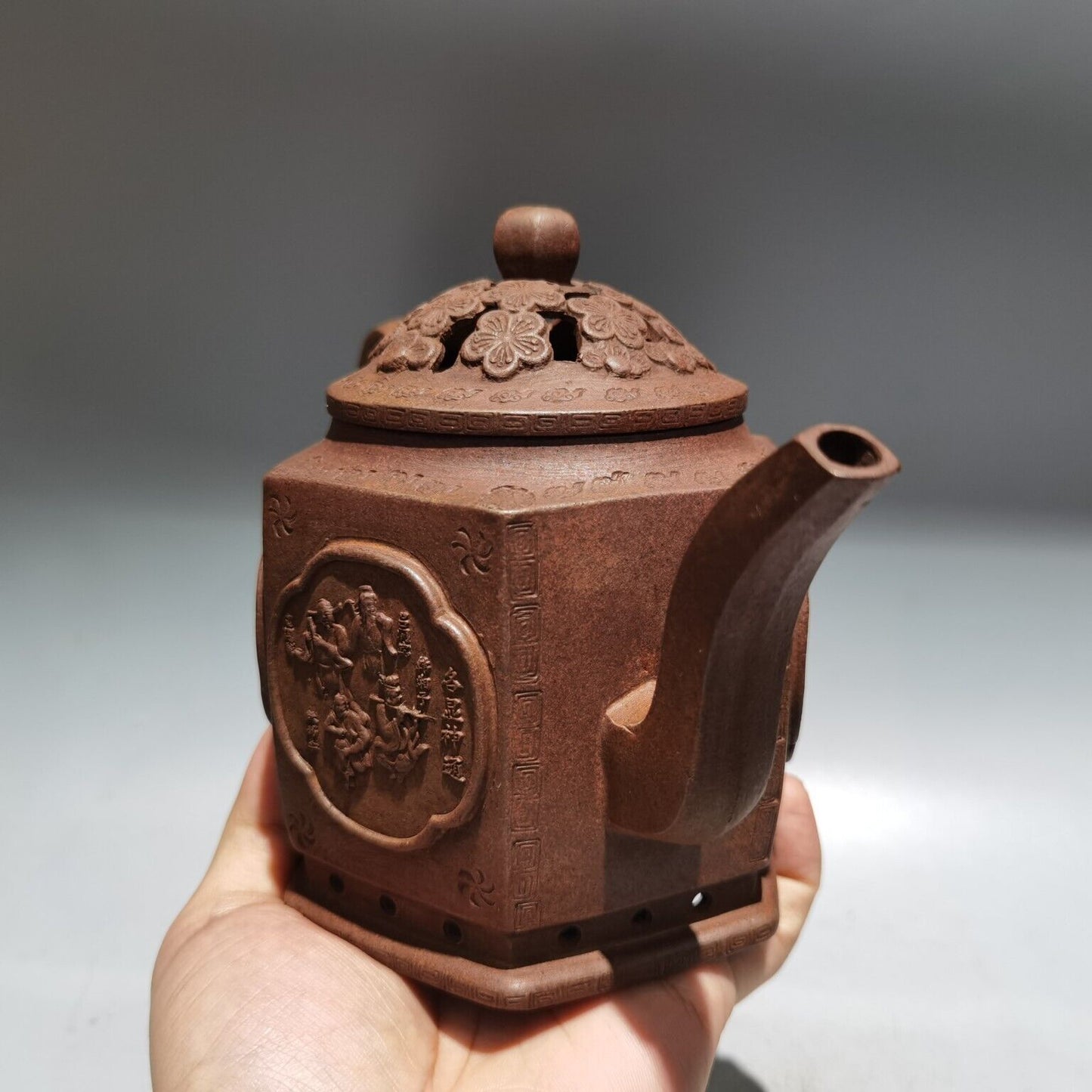 Chinese Yixing Zisha pottery hand carved Tea makers Tea Pot 品名：八仙过海 低款：曼晞陶艺