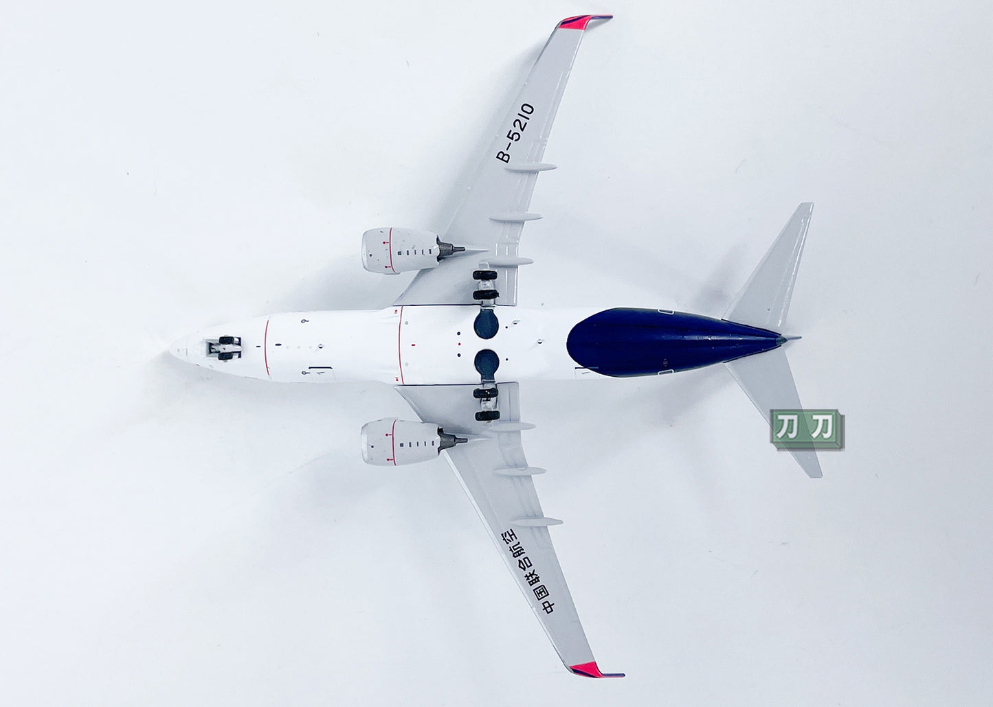 1:400 NG Models CHINA UNITED B737-700 Passenger Airplane Diecast Aircraft Model