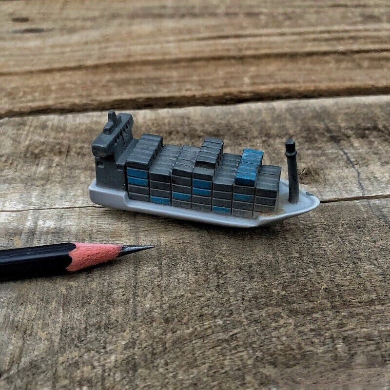 Scene Model Simulation Miniature Mini Ship Cruise Ship Freighter Battleship Prop