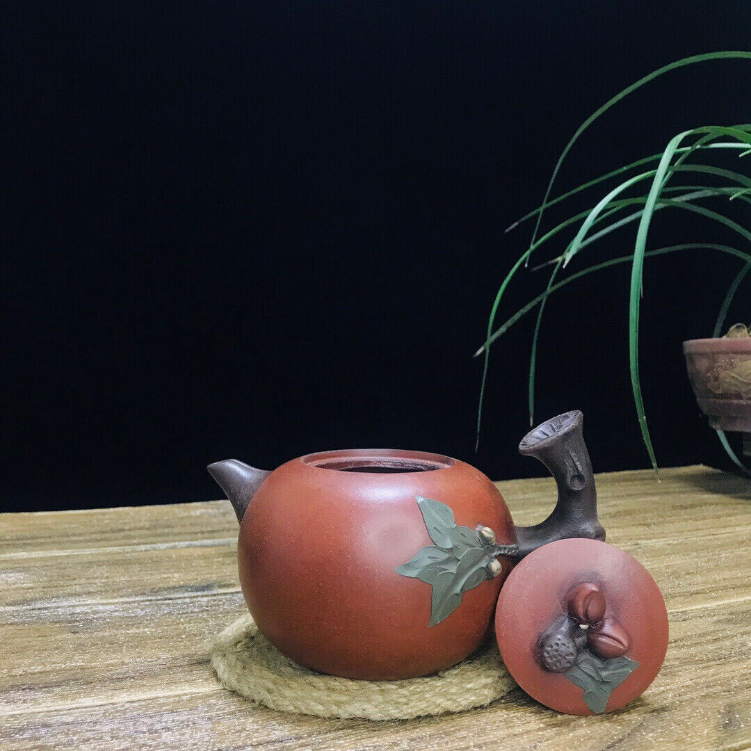 Chinese Yixing Zisha Clay Handmade Exquisite Teapot （圣桃 底款：顾景舟）