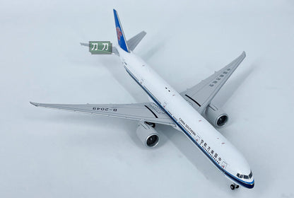 1:400 JET CHINA SOUTHERN B777-300ER B-2049 Passenger Airplane Diecast Model