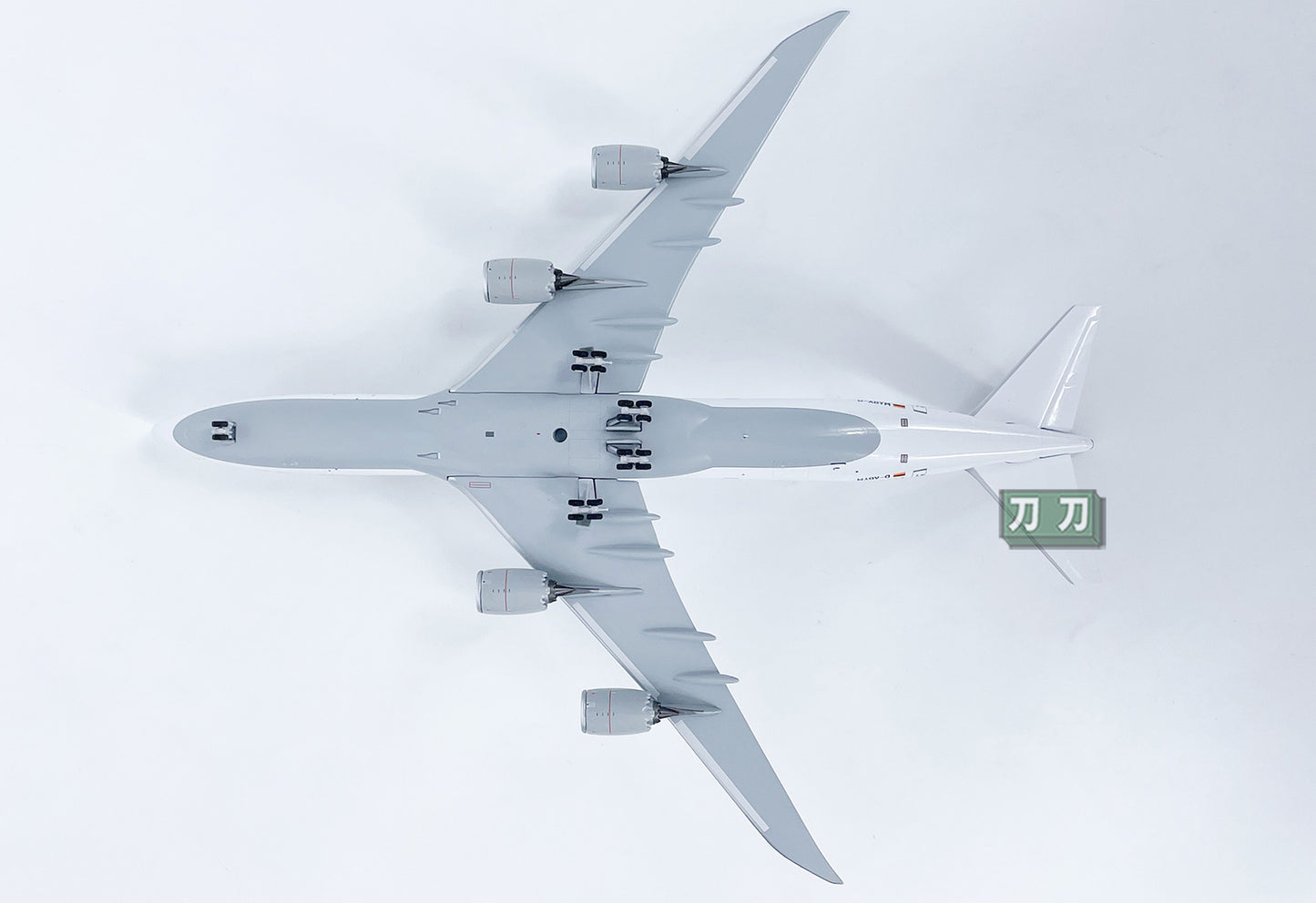 1:400 NGmodels Lufthansa B747-8 D-ABYM Passenger Airplane Diecast Model