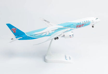 32CM 1:200 Risesoon China Southern Boeing 787-9 Airplane ABS Plastic Plane Model