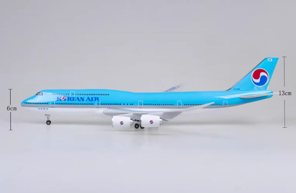 1:160 47CM KOREAN AIR BOEING 747-8 Airplane Landing Gear Resin Aircraft Model