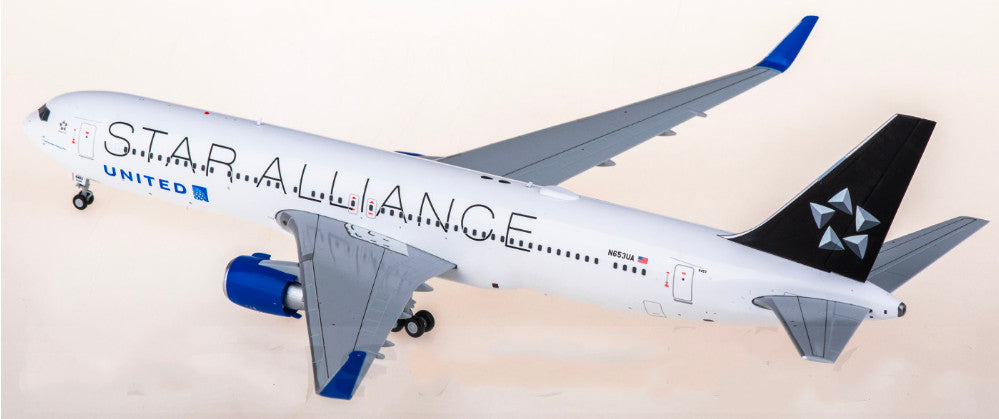 1:200 Geminijets United Airlines B767-300ER Passenger Airplane Diecast Model