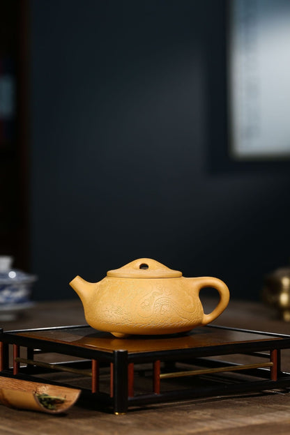China Yixing Zisha Pottery Gold Section Clay Handmade 250cc Dragon Grain Teapot
