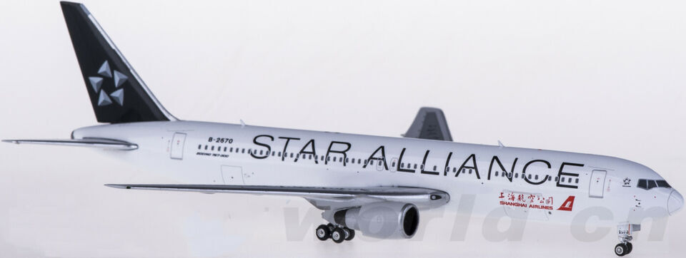 1:400 Phoenix Shanghai Airlines BOEING 767-300 Passenger Aircraft Diecast Model