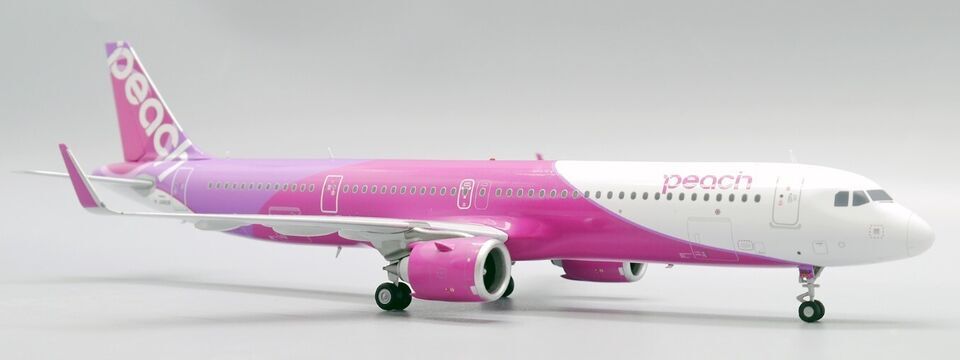 1:200 JC Wings Peach AIRBUS A321neo Passenger Airplane Diecast Aircraft Model