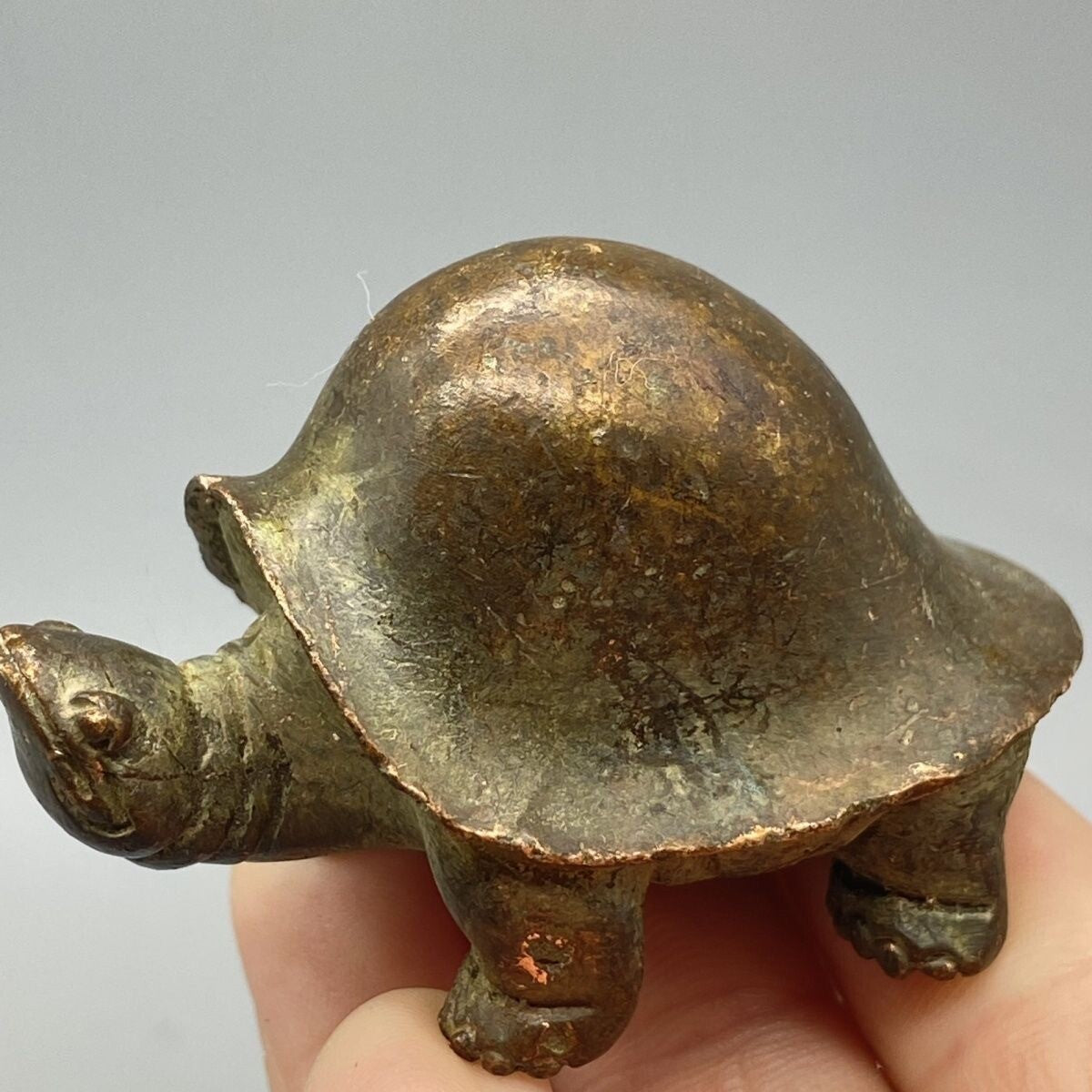 Mini Rare Chinese bronze tortoise Statue Figurine home decoration
