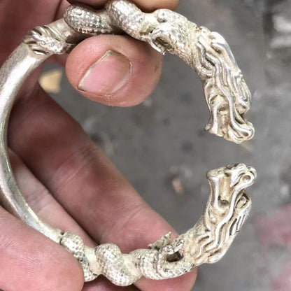 Old Chinese Tibet Silver HandCarved Dragon Head Bracelet　Collectable