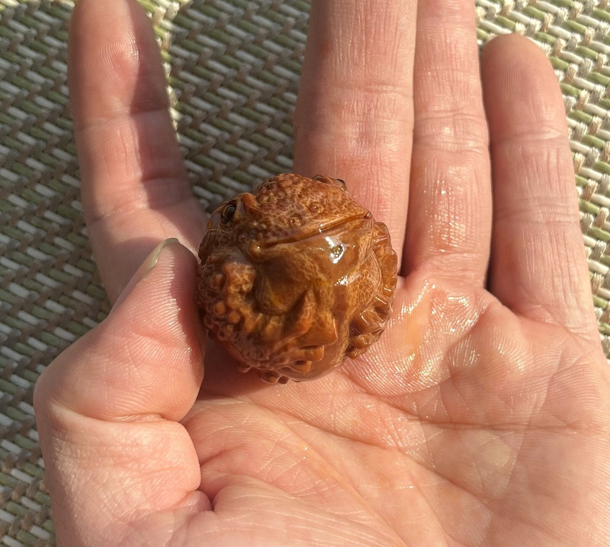 Olive Nut Hand Carved 3 Legged Toad Statue Pendant Chain Bead Decor