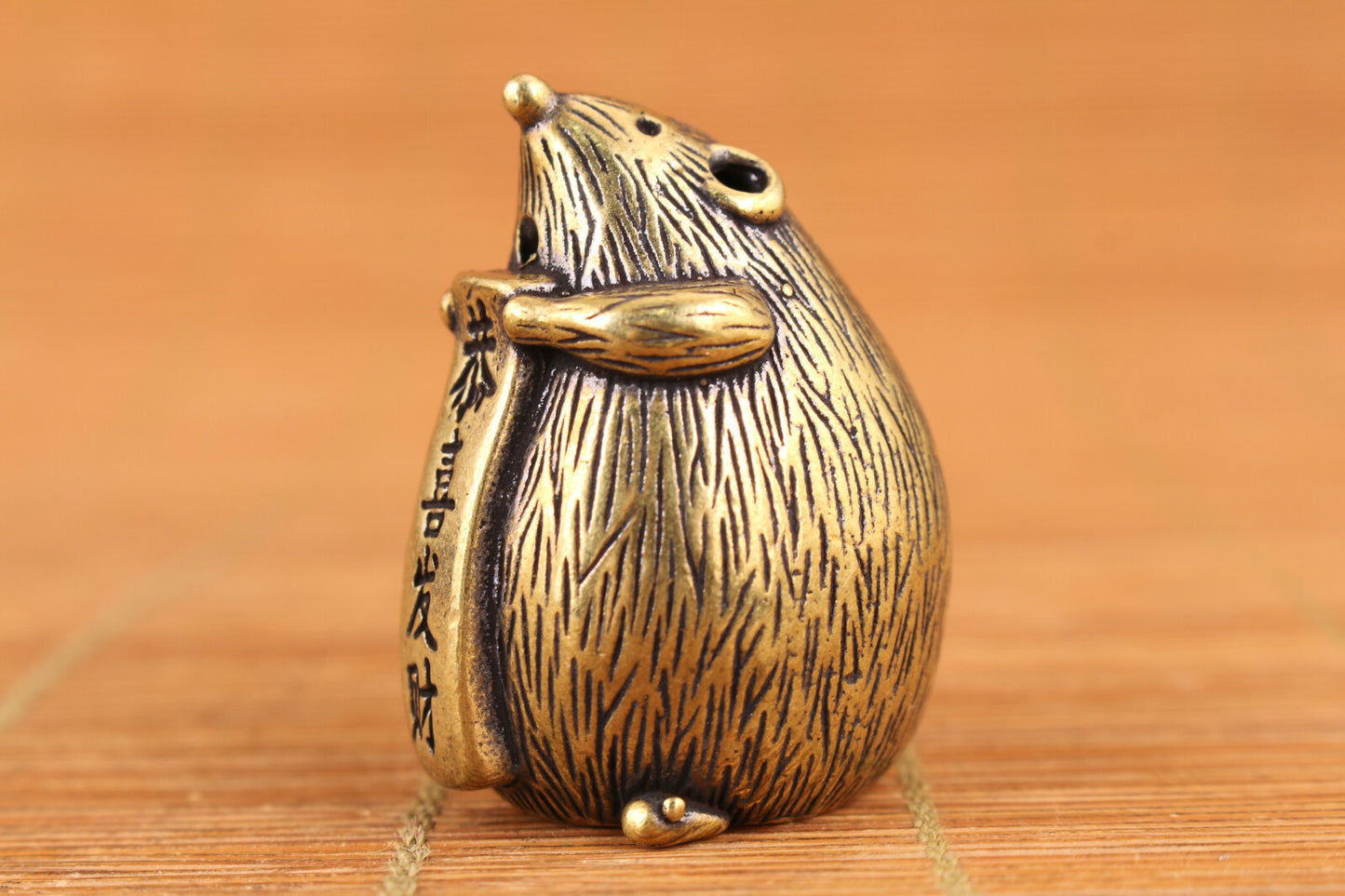 Fortune Chinese brass handmade hedgehog Statue figure Tea Pet hand piece Art
