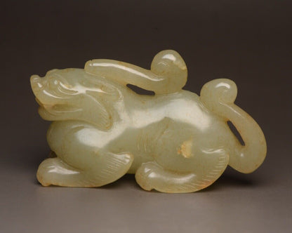 China Old Natural Hetian Jade Carved Beast Animal Statue Sculpture Nice Artwork