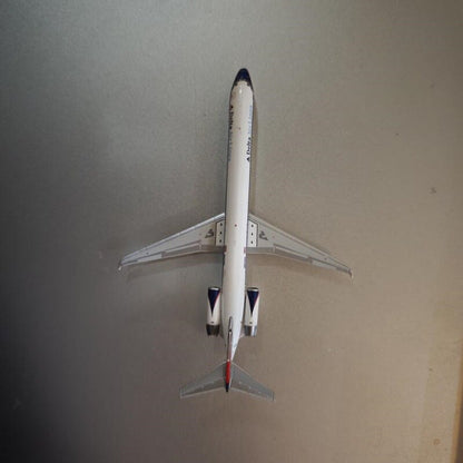 1:400 Geminijets Delta Air Lines McDonnell Douglas MD-88 Airplane Diecast Model