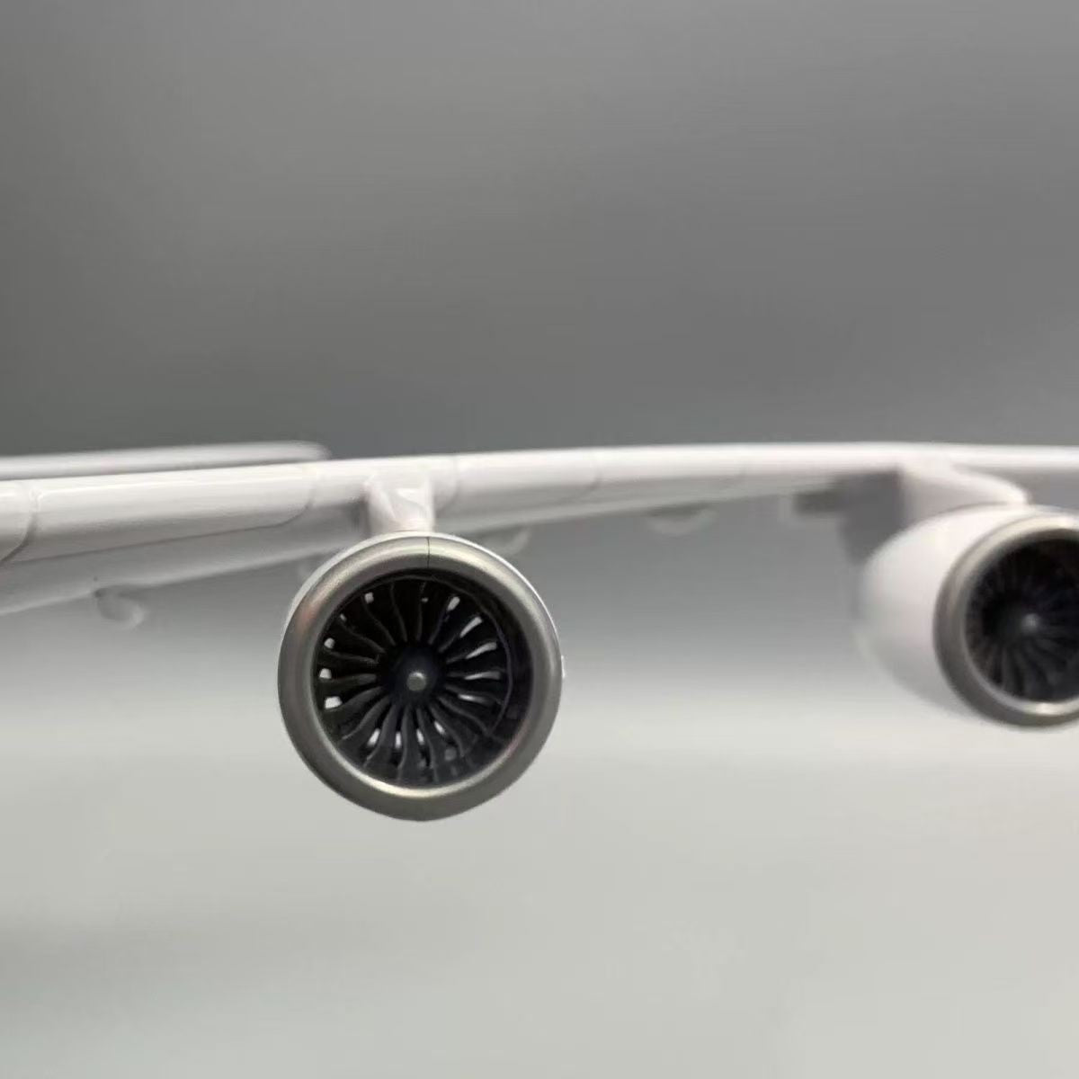 1:160 46CM ANA AIRBUS A380 Passenger Airplane Landing Gear Resin Aircraft Model