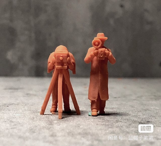 WWII civilian photographer 2-person 3D printed model 1/72/48/35/87/100/144