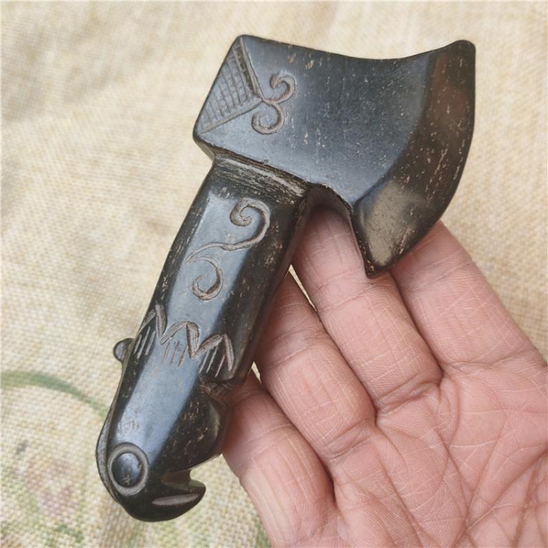 Tibet Hongshan Culture Natural Meteorite Axe Bird Head Statue Decoration Gift