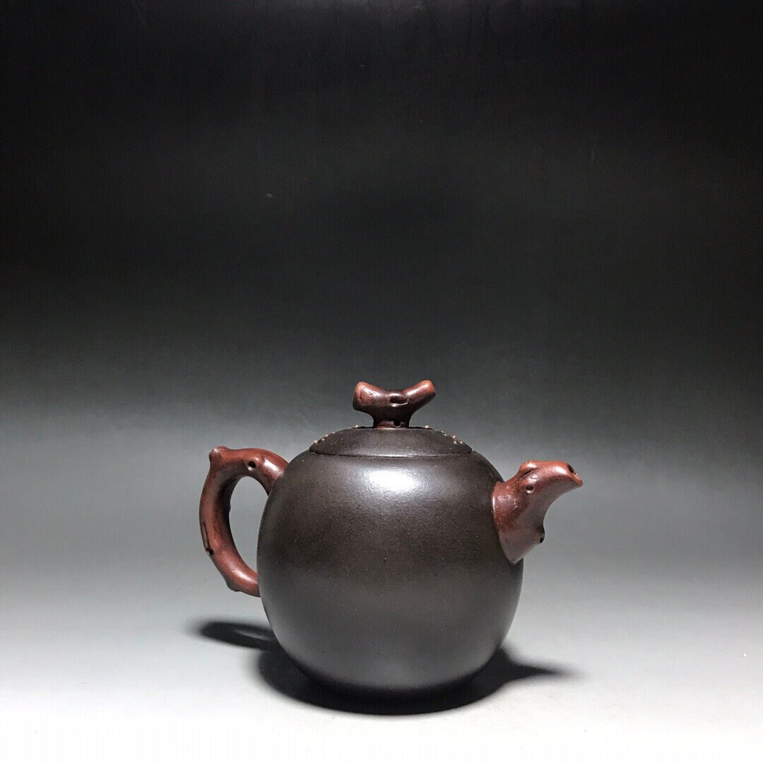 Chinese Yixing Zisha Clay Handmade Exquisite Teapot（梅花壶 底款：周桂珍）