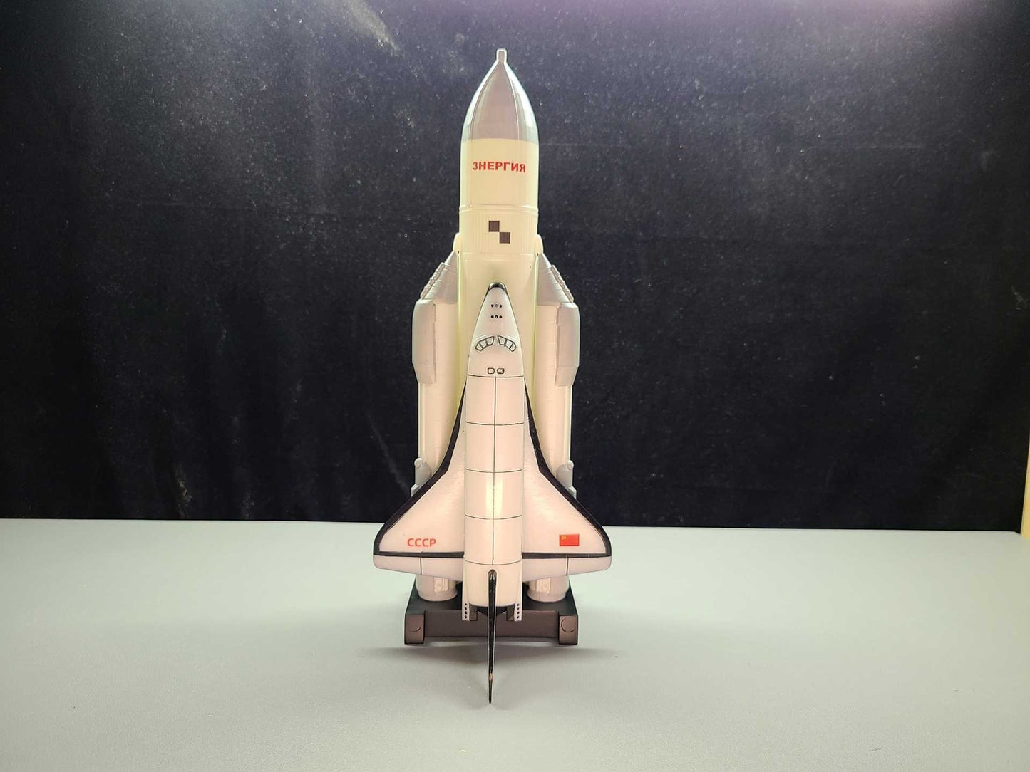 1:200 Scale Energy with Buran Space Shuttle Model Painted Finished 30cm/12inches