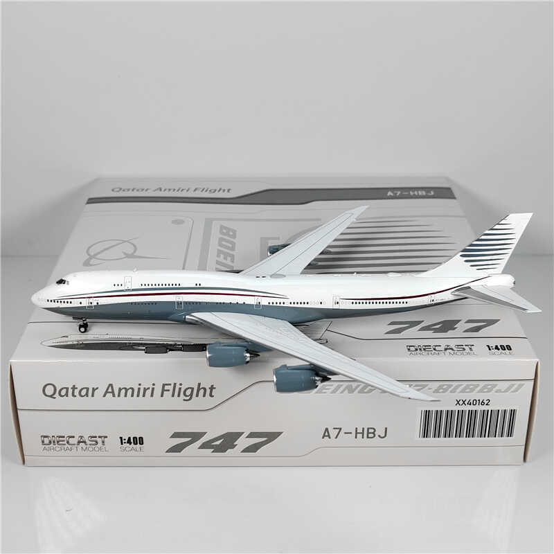 1:400 JC Wings Qatar Amiri Flight BOEING B747-8 Passenger Airplane Diecast Model