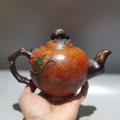 Chinese Yixing Zisha Clay Handmade Exquisite Teapot（松鼠葡萄壶 低款：蒋燕庭）