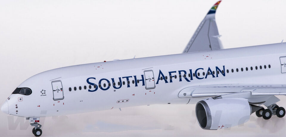 1:200 33CM JC Wings SOUTH AFRICAN AIRBUS A350-900 Plane Flap Down Diecast Model