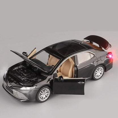 1:32 Toyota Camry Diecast Model Cars Alloy Metal Vehicle Toy Sounds & Light gift