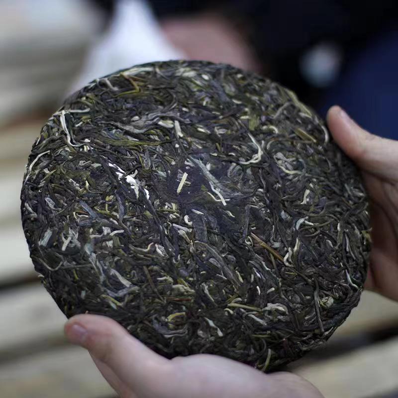 357g Yunnan Guangbie Raw Pu-erh Tea Cake Premium Sheng Pu'er Green Tea