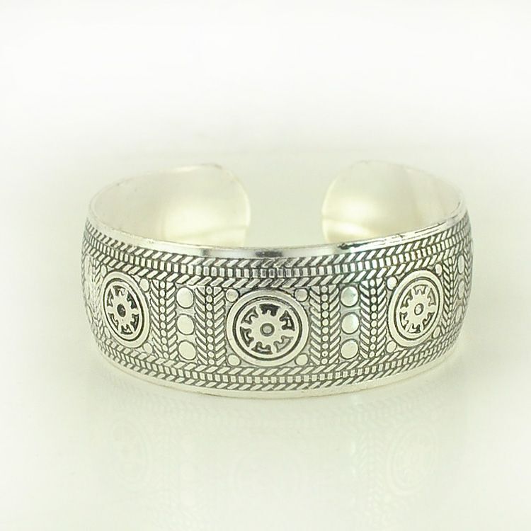 Women Fashion Bracelets Silver Plated Carved Flower Vintage Cuff Tibetan Bangles