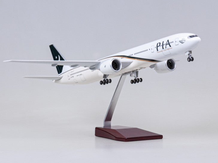 1:157 47CM PIA Pakistan BOEING 777-300ER Plane Landing Gear Resin Aircraft Model