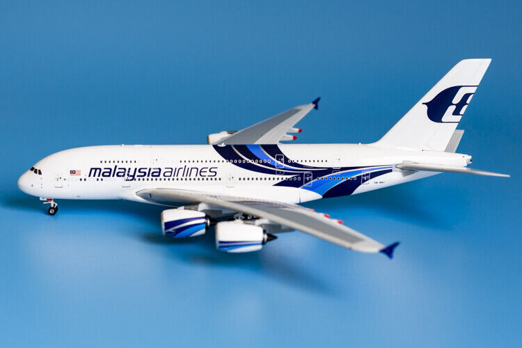 1:400 Phoenix Malaysia Airlines AIRBUS A380 Passenger Airplane Diecast Model