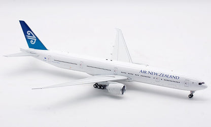 1:200 37CM InFlight AIR NEW ZEALAND BOEING 777-300ER Airplane Diecast Model