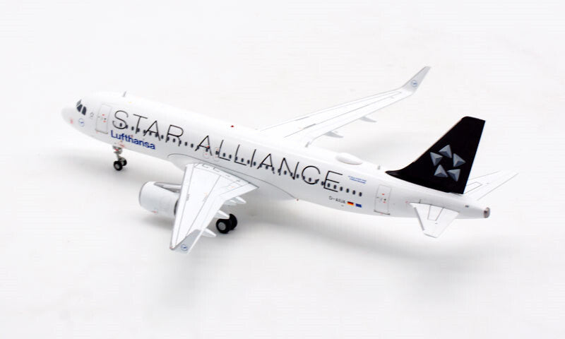 JC Wings Lufthansa Star Alliance Airbus A320 D-AIUA 1:200 plane Pre-builded