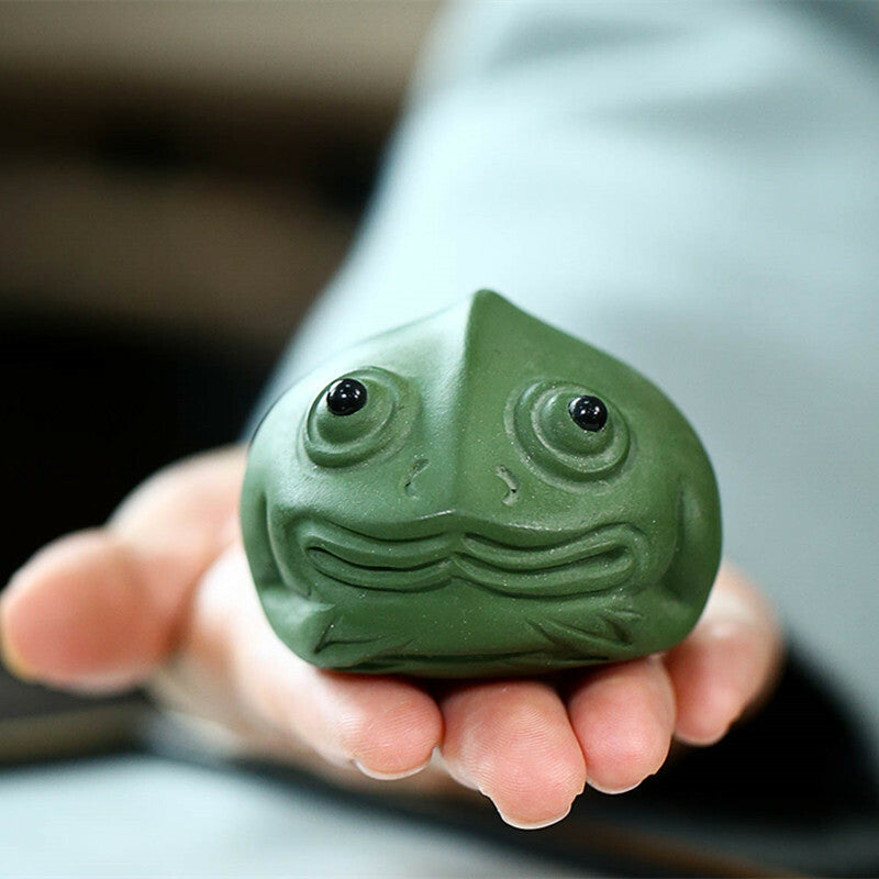 Chinese Yixing Zisha Pottery Green Clay Animal Golden Toad Tea Pet Statue