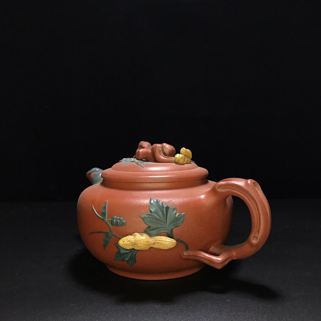 Chinese Yixing Zisha Clay Handmade Exquisite Teapot （松鼠壶 底款：蒋蓉 ）