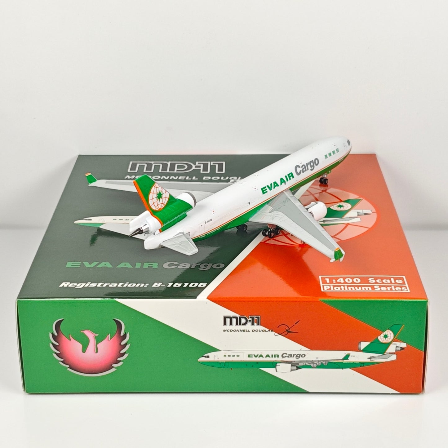1:400 Phoenix EVA Air MD-11F Passenger Airplane Diecast Aircraft Plane Model