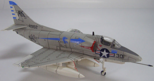 HOBBY MASTER A-4B USN VA-106 Gladiators AK301 1/72 diecast plane model aircraft