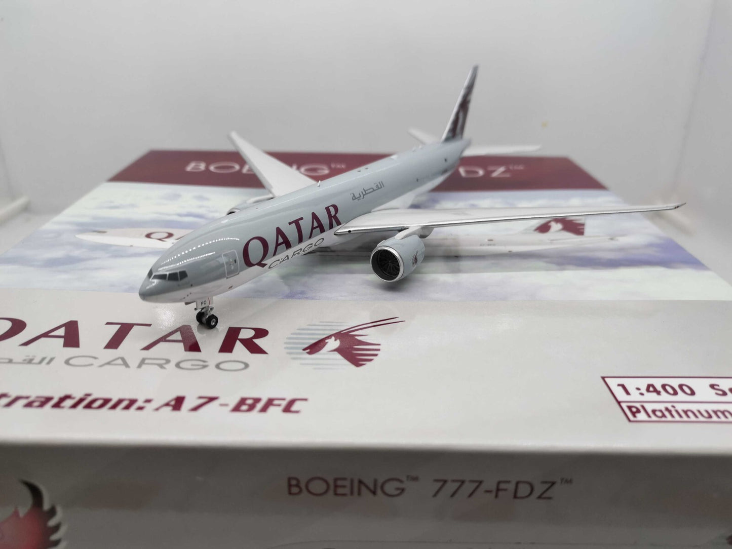 1:400 Phoenix QATAR CARGO BOEING 777-200F Airplane Diecast Aicraft Plane Model