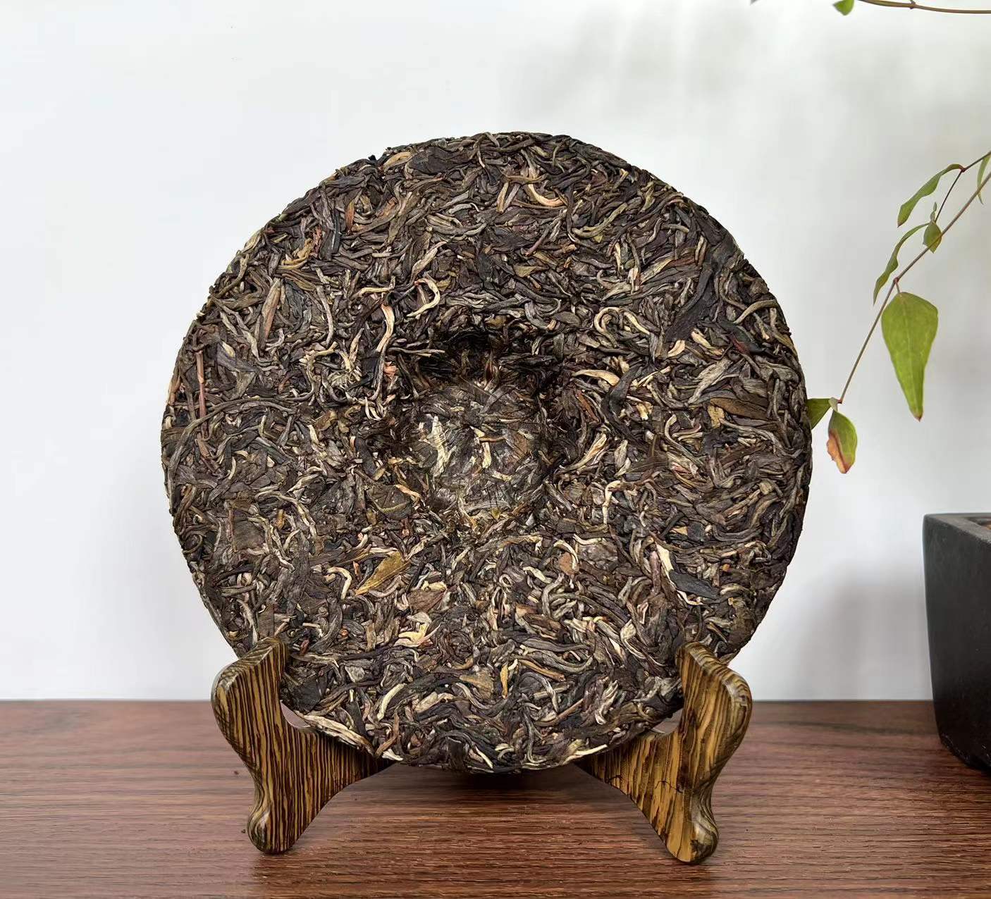 Ba Wang Qing Bin (Overlord Green Cake) 2019 Chensheng Hao Pu-erh Tea Raw 357g