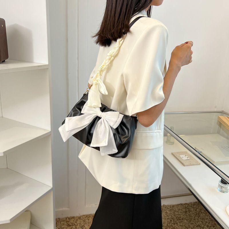 White Bow Versatile Shoulder Bag Summer Autumn Pleated Cloud Handbag 28*15*8 cm