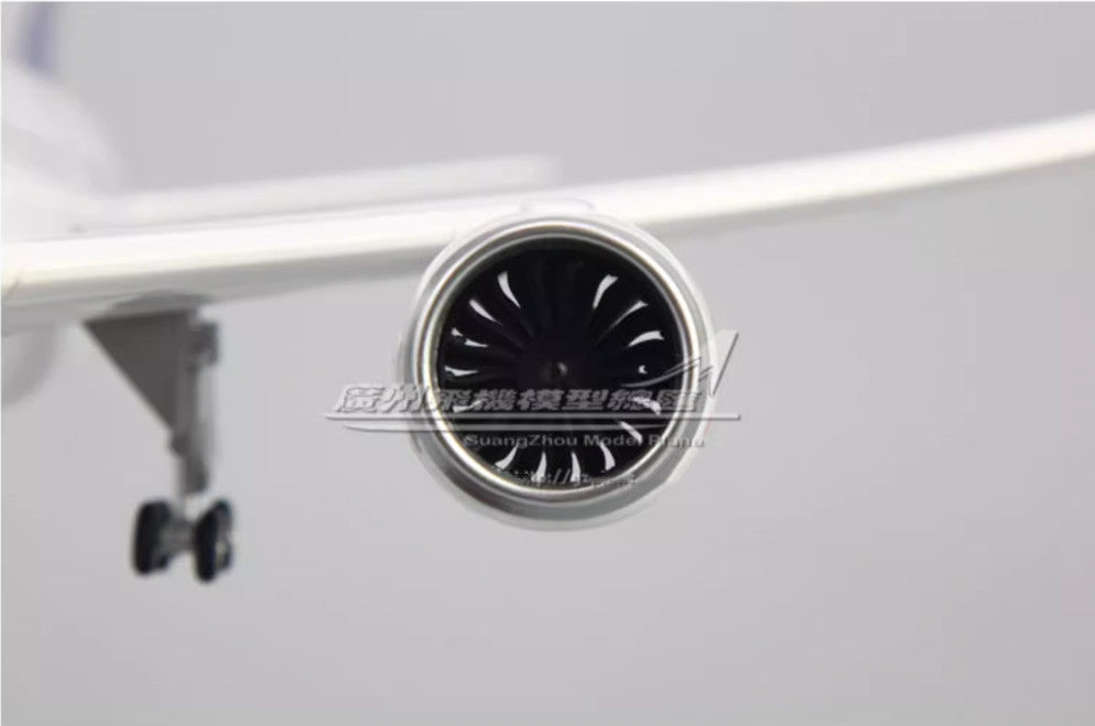 43CM 1:130 LATAM BOEING 787 Airplane Landing Gear Resin Aircraft Plane Model