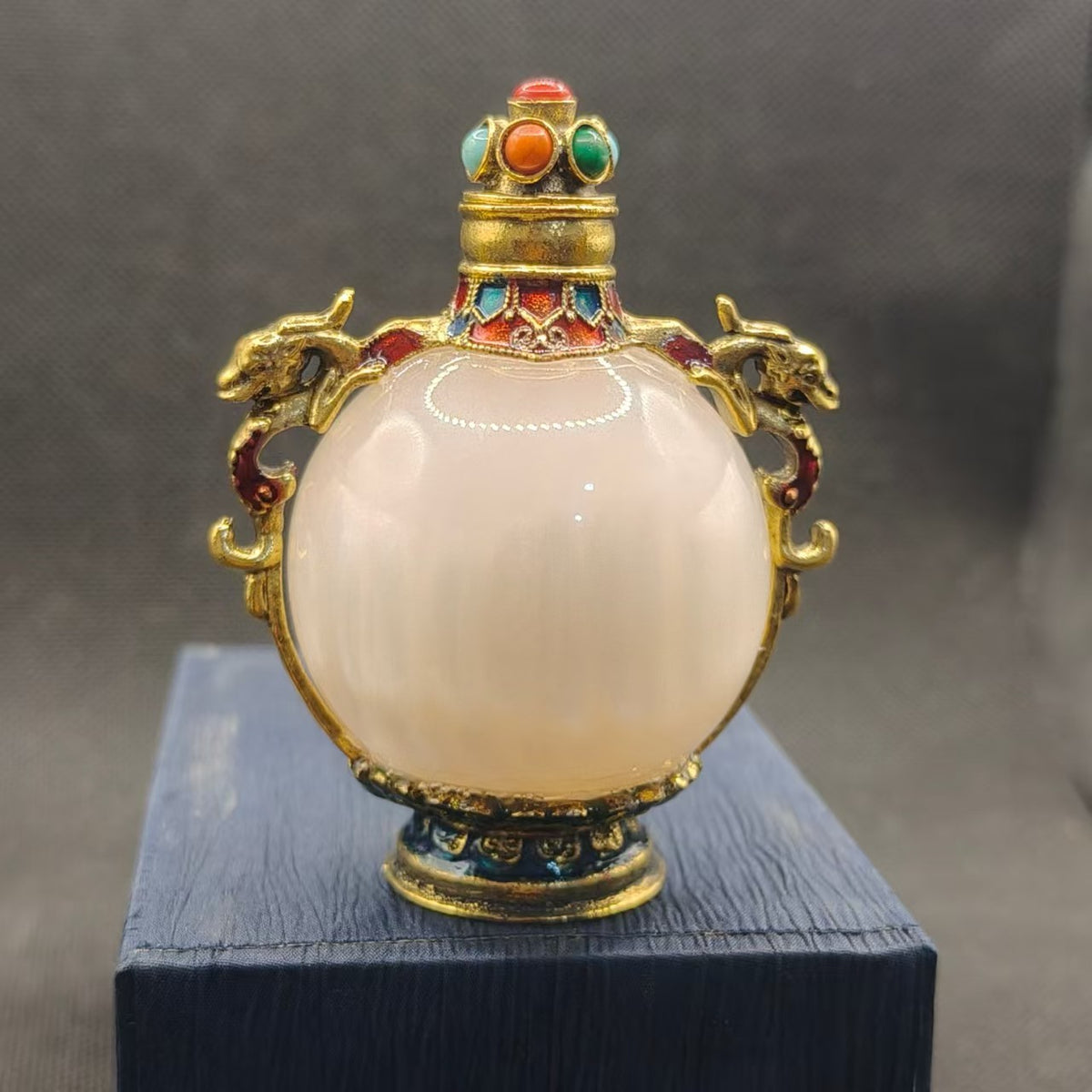 Rare Antique Jade Bottle UV Red Color Changing Chinese Artifact