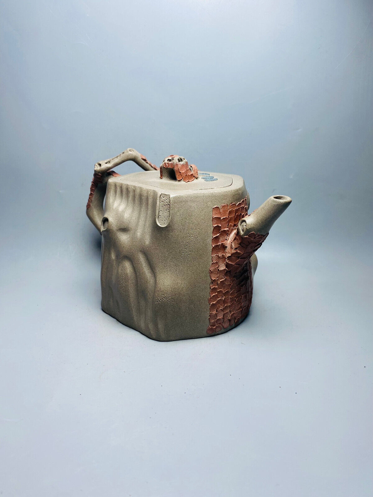 Chinese Yixing Zisha Clay Handmade Exquisite Teapot( 树桩 底款：民间艺人)